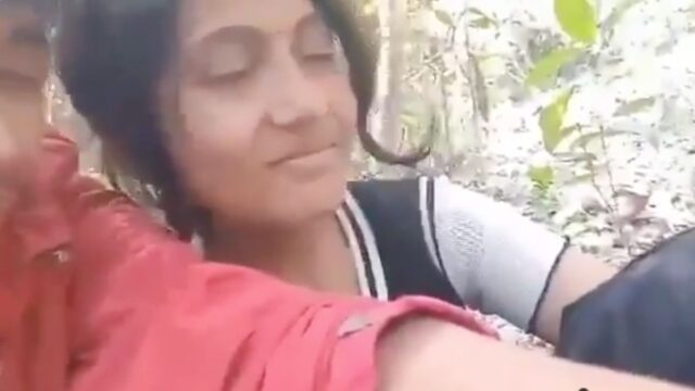 Pervert enjoys desi outdoor sex with his 19 year old GF MMS